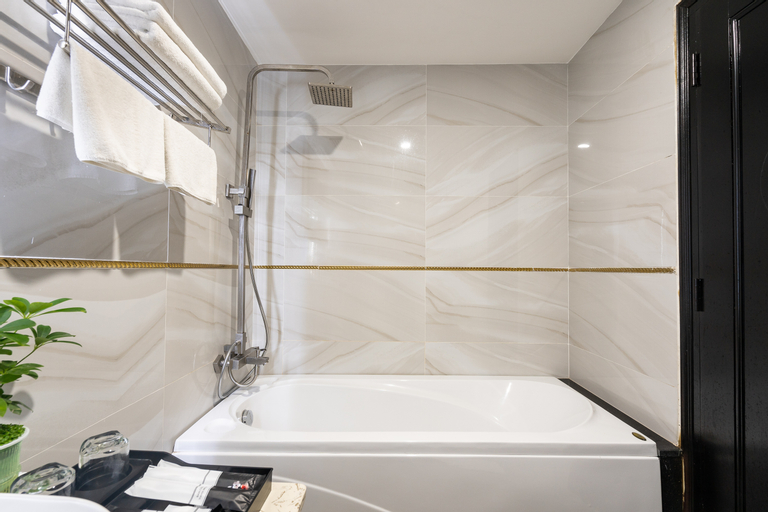 Bathroom 19