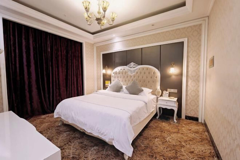 Bedroom 3, Korla Mingyue Crown Hotel (Train Station), Bayin'gholin Mongol