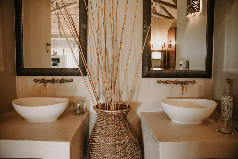 Bathroom 4, Bukela Game Lodge – Amakhala Game Reserve, Cacadu