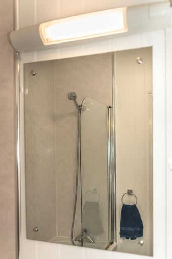 Others 5, 31 Ocean Terrace with Hot Tub Available to Hire, Devon