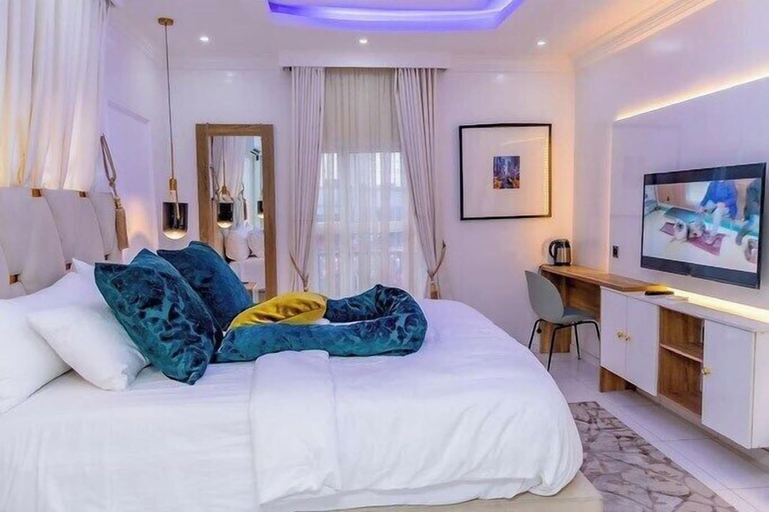 Bedroom 2, Montcrest Hotel & Lounge, Port Harcourt