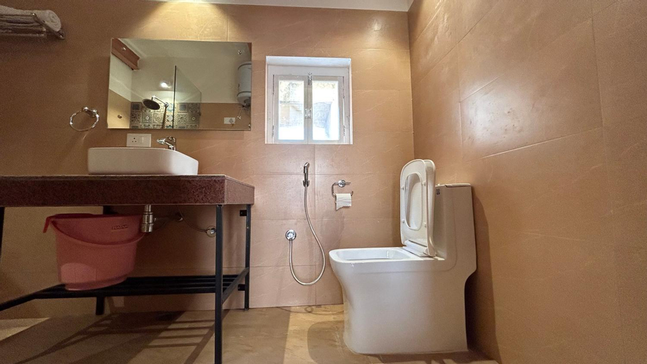 Bathroom 17