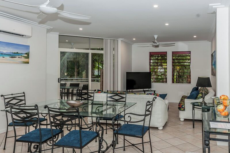 Food & Drinks 5, Oasis at Palm Cove, Cairns