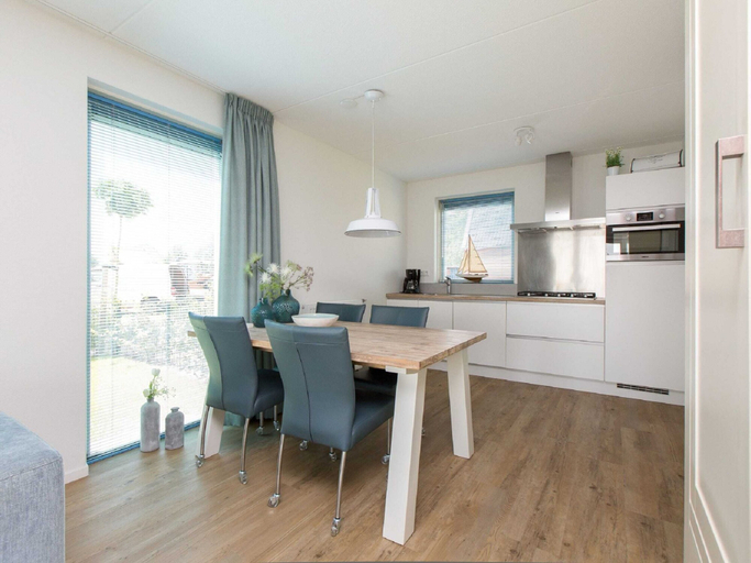 Dining 2, Modern Holiday Home With a Terrace by Water, Boarnsterhim