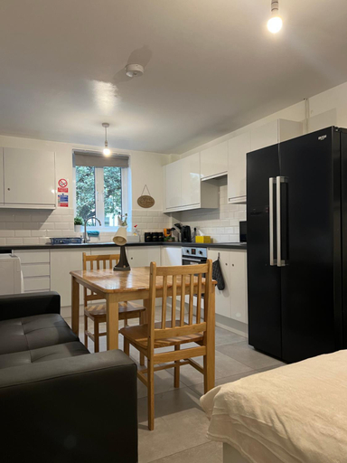 Others 2, Lovely Double Rooms in Euston & Square in Central London, London