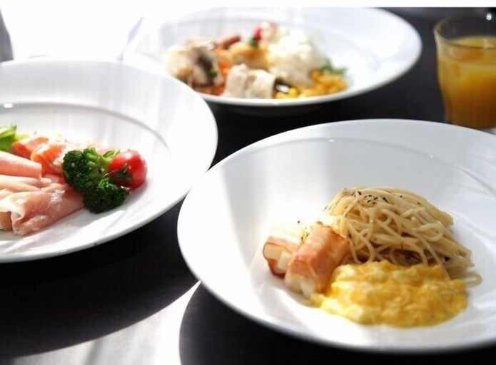 Food & Drinks 5, Van CortLandt Hotel, Aira