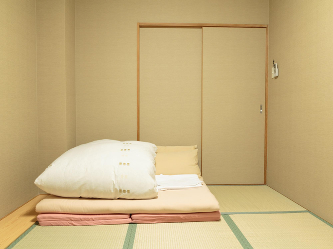 Bedroom 13