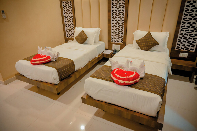 Bedroom 3, Hotel Royal Celebration, Kabeerdham