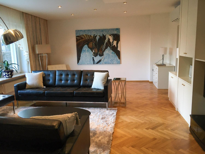Others 1, Aparthome L.I.N.Z., Linz Land