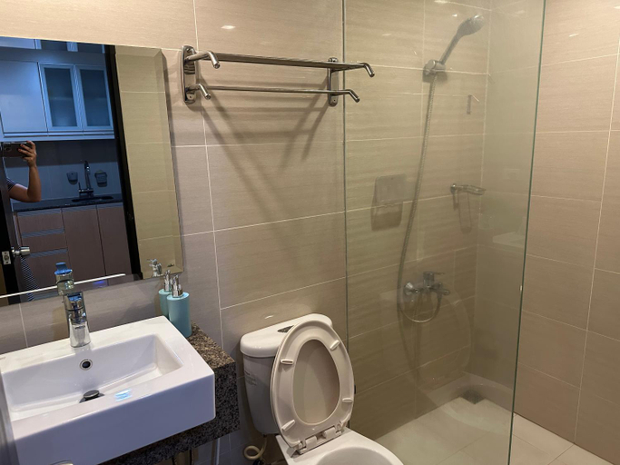 Others 3, Executive Suite in Bonifacio Global City, Taguig