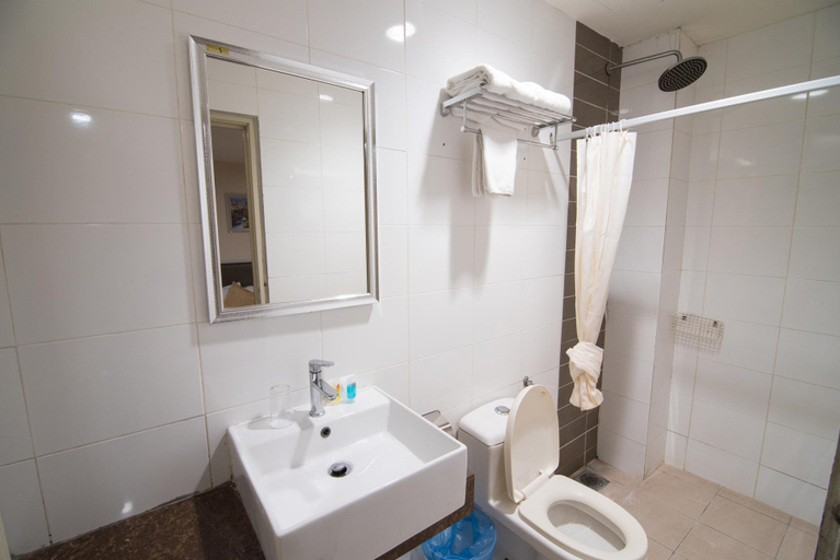 Bathroom 5, SohoTown Hotel, Kuala Lumpur