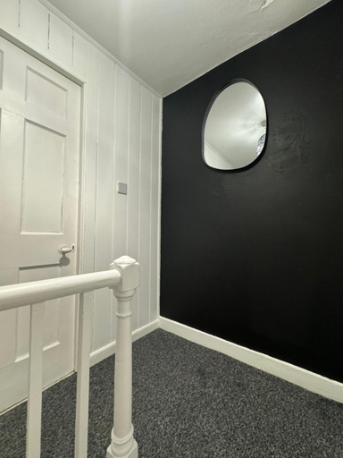 Others 3, Budget Single Room- 2 Minute Walk to Gloucester Royal Hospital, Gloucestershire
