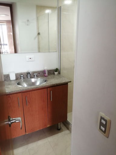 Bathroom 3, Pie de Cerro Apartamentos, Medellín