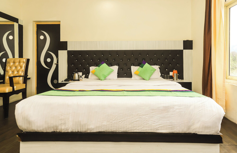 Bedroom 4, Hotel Naddi Heights, Kangra