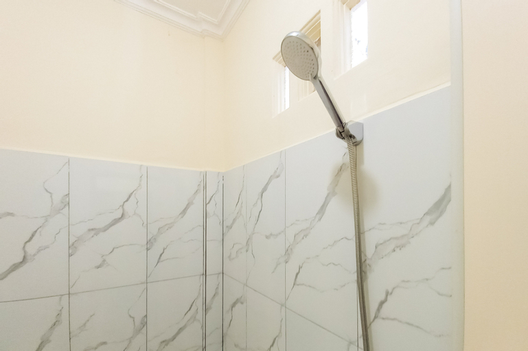 Bathroom 7