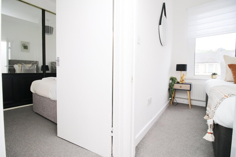Others 2, Garden | Parking | 4BR, Newport