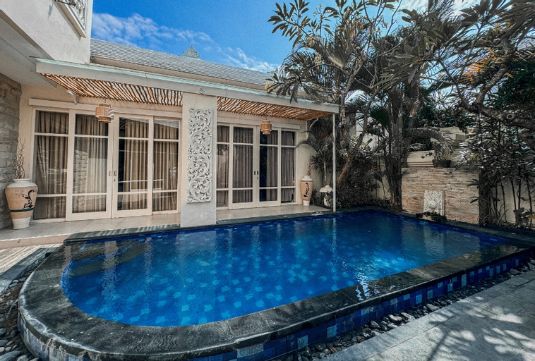 Swimming Pool 16
