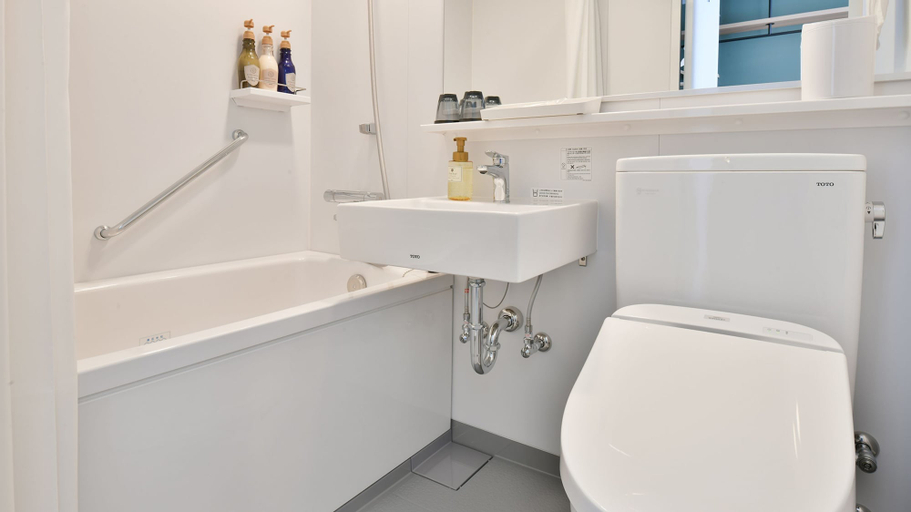 Bathroom 16