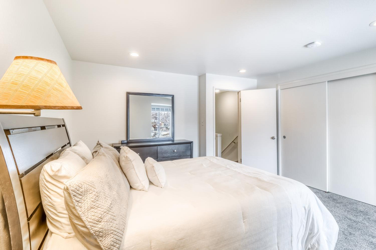 Bedroom 2, Woodside Condo #3, Summit