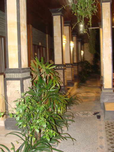 Exterior 9