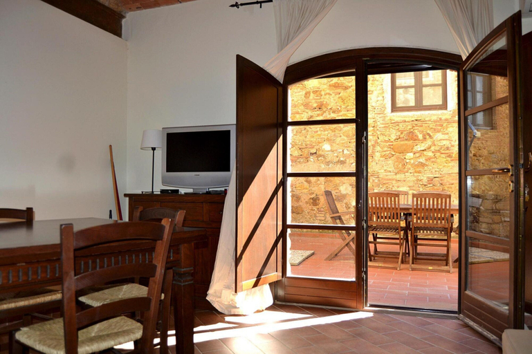 Others 5, Antico Borgo Casalappi, Livorno