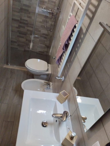 Bathroom 3, Private Room near Bari Old Town and Center La Pieza, Bari