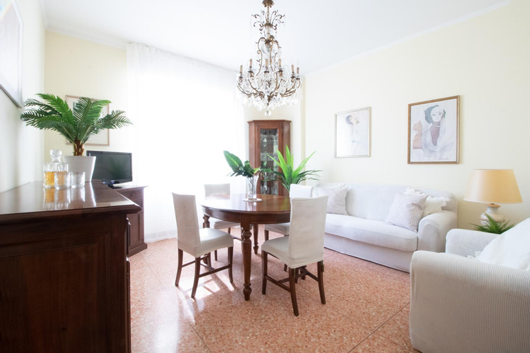 Omar's House, Genova