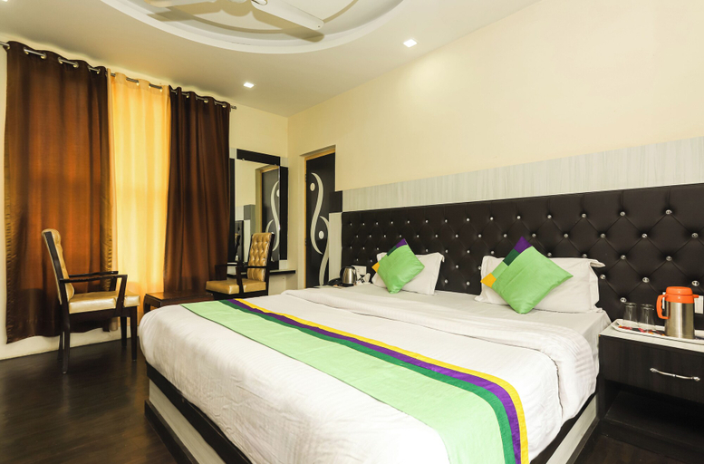Bedroom 2, Hotel Naddi Heights, Kangra