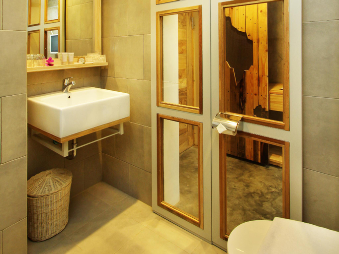Bathroom 8