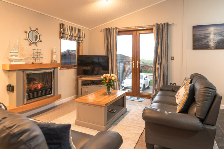 Others 3, 31 Ocean Terrace with Hot Tub Available to Hire, Devon