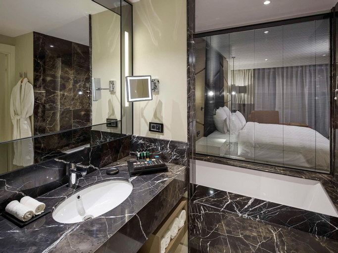 Bathroom 7