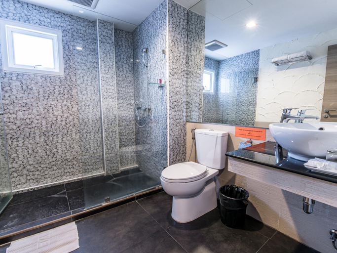 Bathroom 4