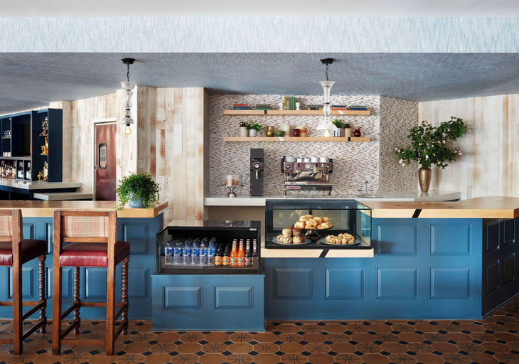 Food & Drinks 5, Graduate by Hilton Storrs, Tolland