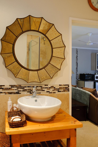 Bathroom 4, Liz at Lancaster Guesthouse, City of Johannesburg