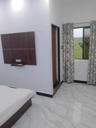 Bedroom 2, Hotel Moonlight & Restaurant, Sehore