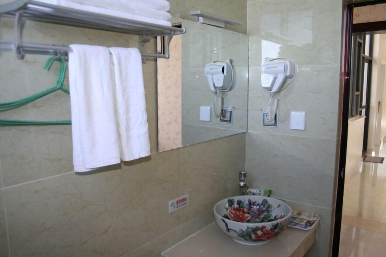 Bathroom 4, Chenfan Lake View Inn, Dali Bai