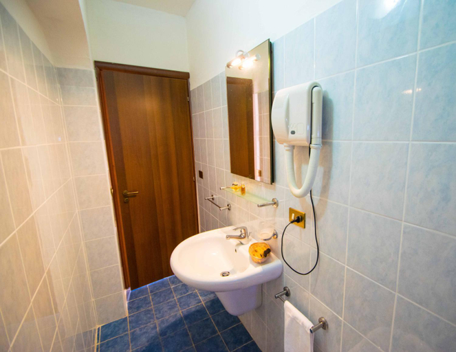 Bathroom 2, Costa Real - Garden Retreat with Private beach, Pet Friendly, Vibo Valentia
