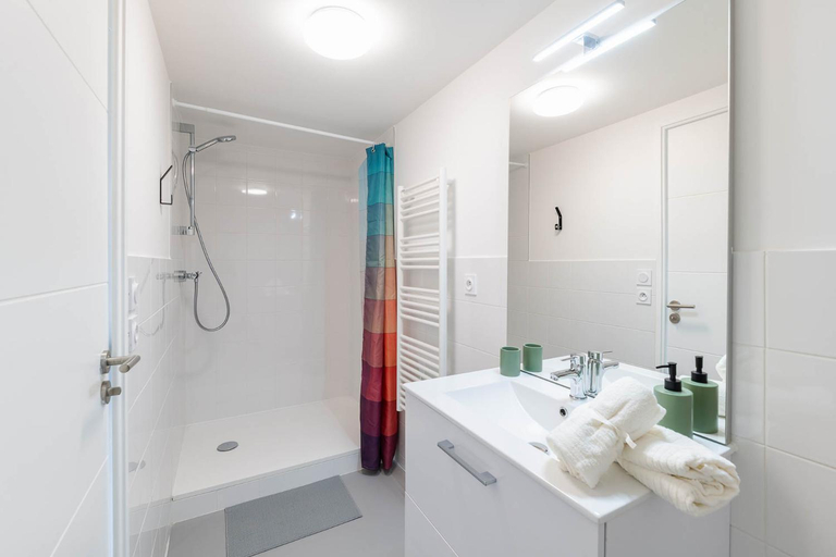 Bathroom 5, Student Factory Lyon Parilly, Rhône