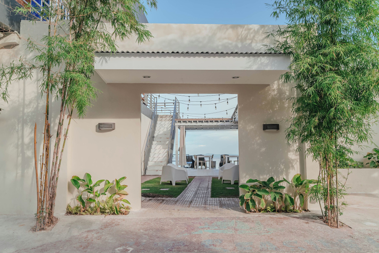 Exterior & Views 2, GT Seaside Inn, Oslob