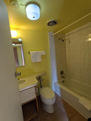Bathroom 4, Great Plains Budget Inn, Lancaster