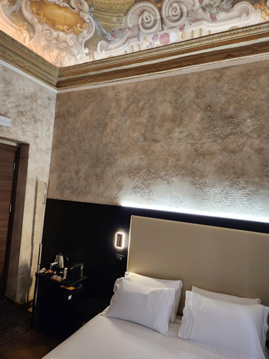 Bedroom 12