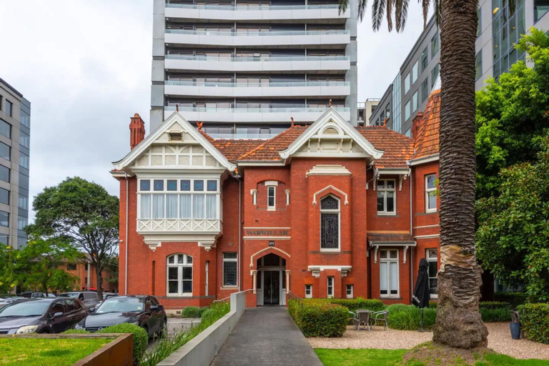 Exterior & Views 2, Well Located 1bed Unit in Near Albert Park w/ Gym!, Port Phillip - West