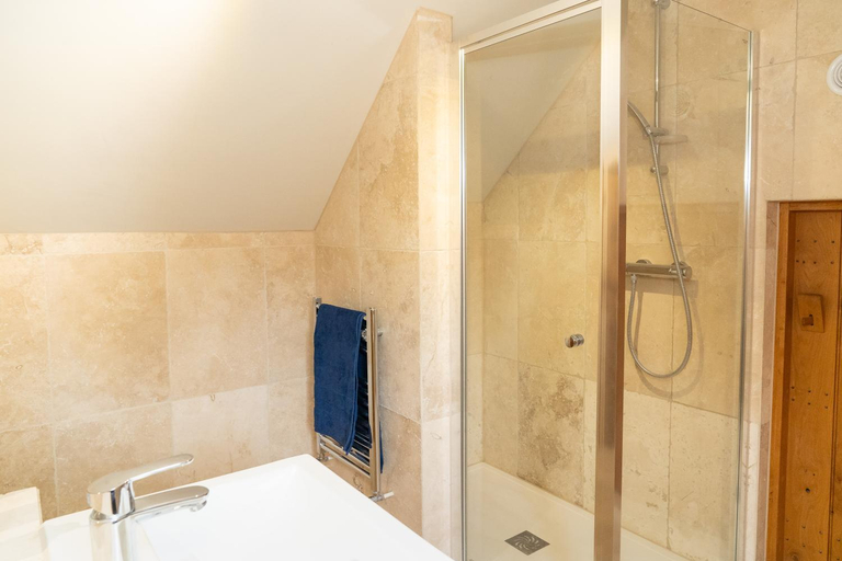 Bathroom 3, Mattie's Loft, Surrey