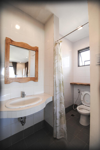 Bathroom 19