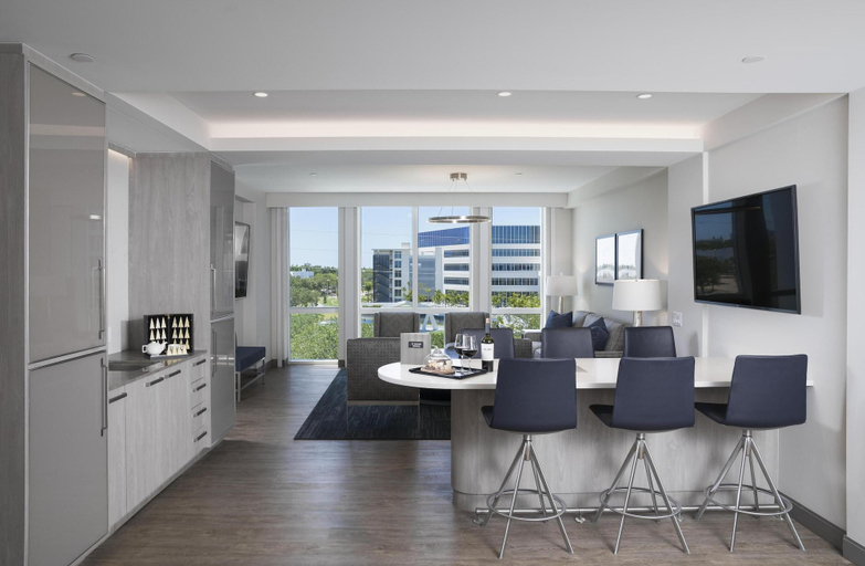 Others 4, Innovation Hotel, Collier