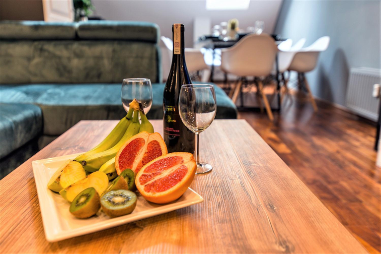 Food & Drinks 5, Galeria Italiana Apartments, Środa Śląska