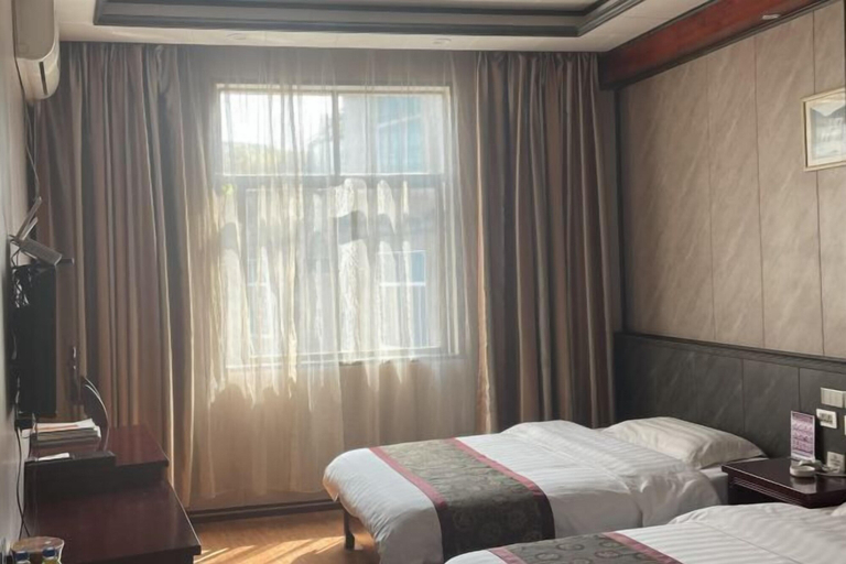 Bedroom 3, Luoping Star River Express Hotel, Qujing