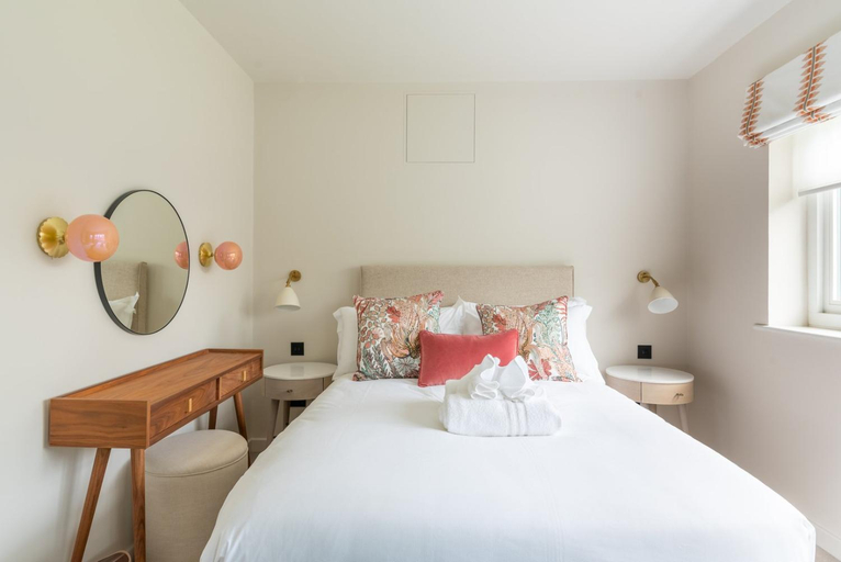 Others 2, Near Major Attractions | Comfortable | TV, Bath and North East Somerset