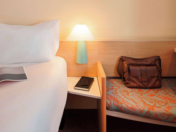 Bedroom 4, ibis Berlin Spandau, Berlin