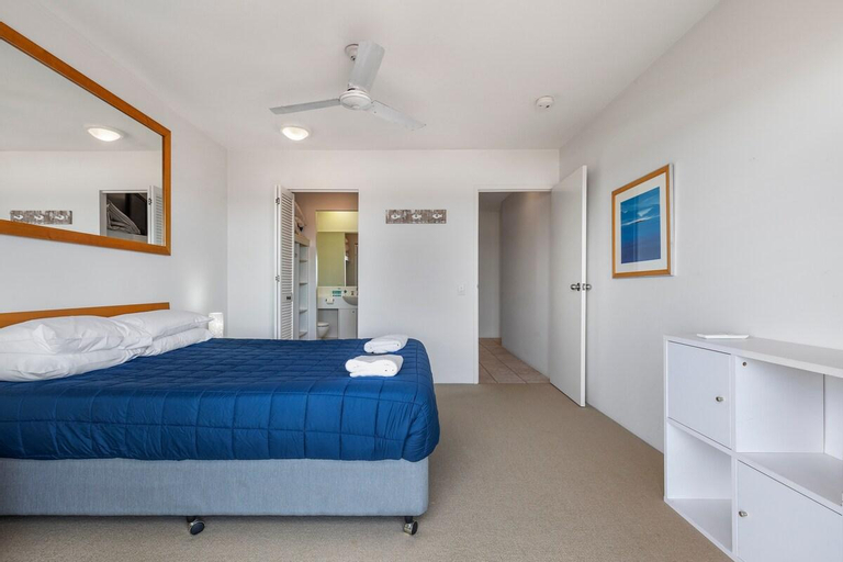 Bedroom, Your home from home with ocean views, Noosa - Sunshine-Peregian